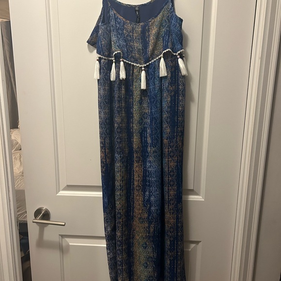 Design Lab Maxi Dress - Picture 2 of 3